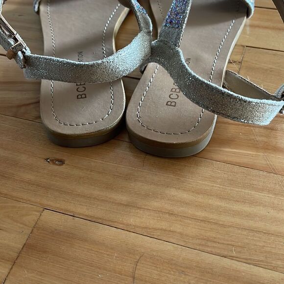 BCBGeneration gold sparkle studded flat strappy sandals. Buckle ankle strap. 6 - Picture 5 of 6
